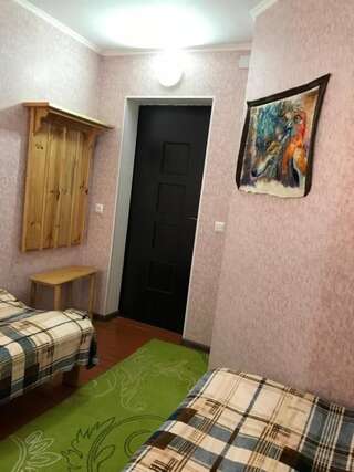 Гостевой дом Alakol-Jyrgalan Guest House Dzhergalan Двухместный номер с 2 отдельными кроватями и общим туалетом-3